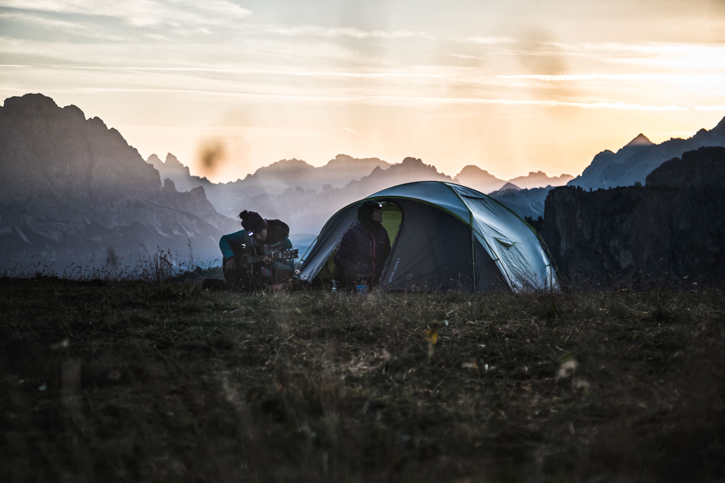 Eline Le Menestrel camping in the Dolomites